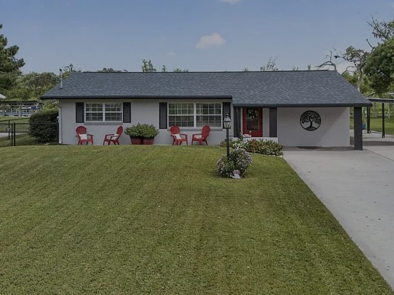 28050 Lois Drive, Tavares